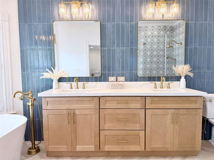 Image No.48-4 Bed Property for sale