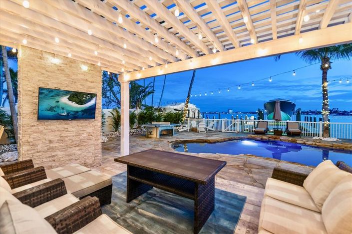 Image No.56-4 Bed Property for sale