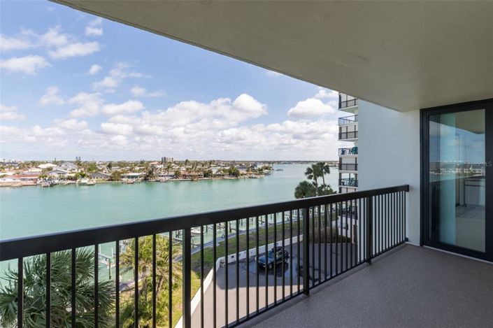 Image No.2-Propriété de 2 chambres à vendre à St. Pete Beach