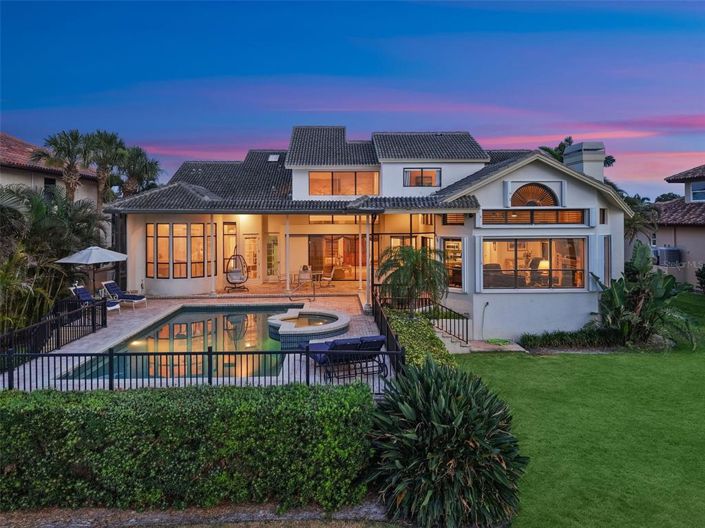 Image No.3-Propriété de 5 chambres à vendre à St. Petersburg