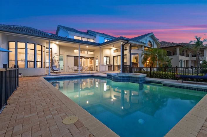 Image No.4-Propriété de 5 chambres à vendre à St. Petersburg