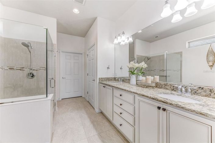 Image No.21-3 Bed Property for sale