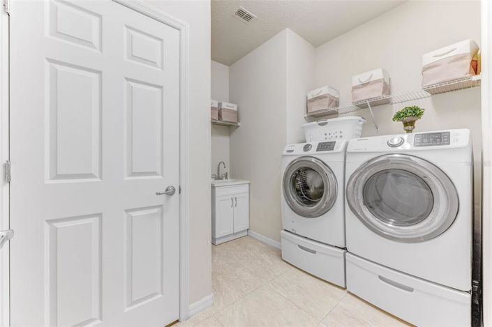 Image No.29-3 Bed Property for sale