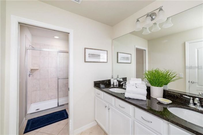 Image No.19-6 Bed Property for sale