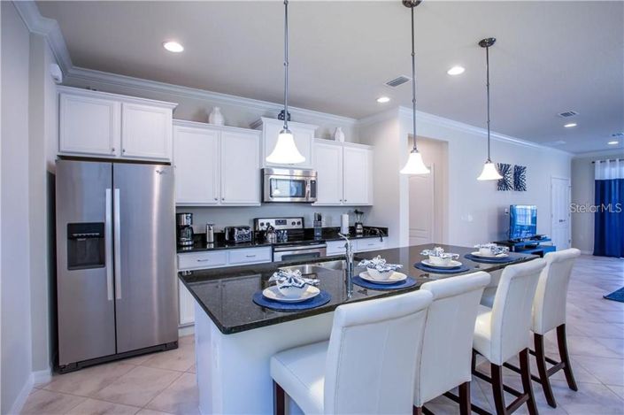 Image No.2-6 Bed Property for sale