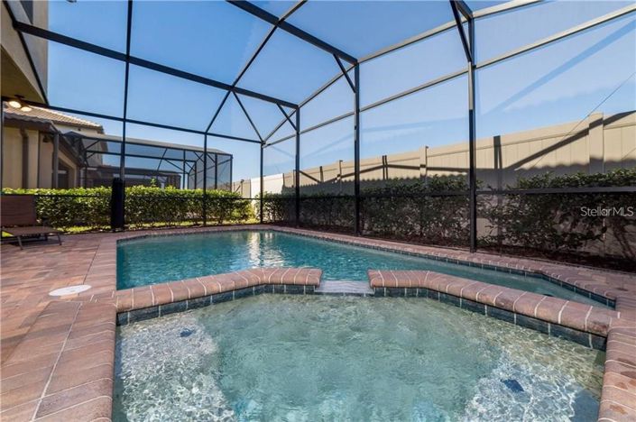 Image No.22-6 Bed Property for sale