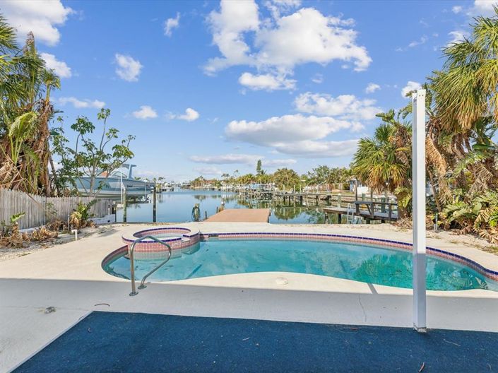 Image No.2-Propriété de 2 chambres à vendre à St. Pete Beach