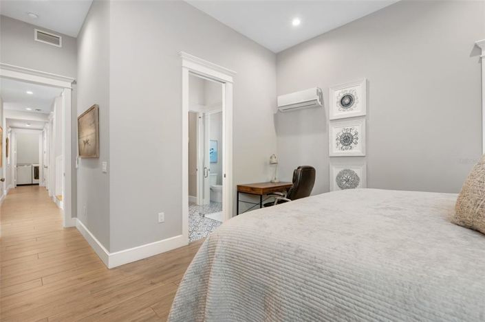 Image No.28-5 Bed Property for sale