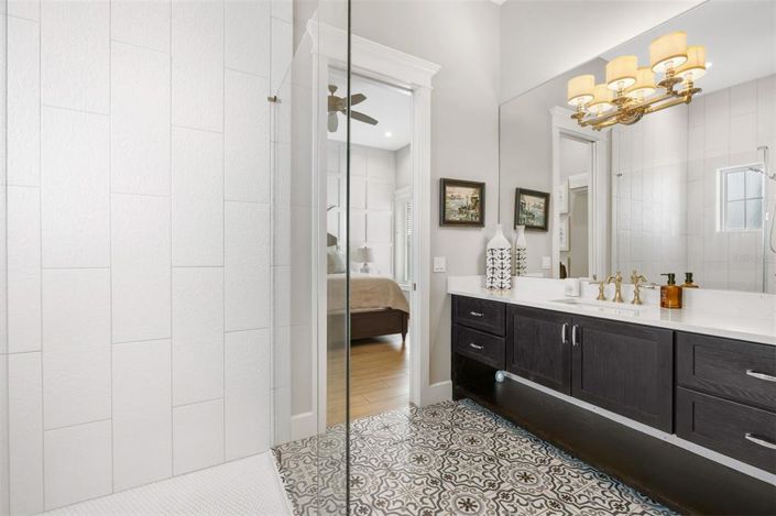 Image No.33-5 Bed Property for sale