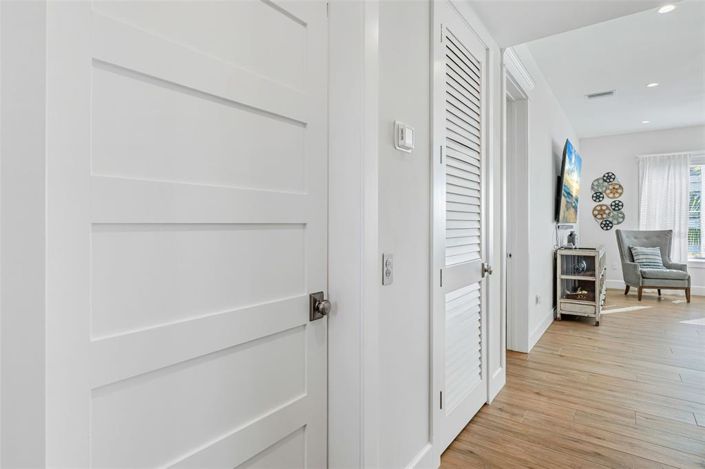 Image No.38-5 Bed Property for sale