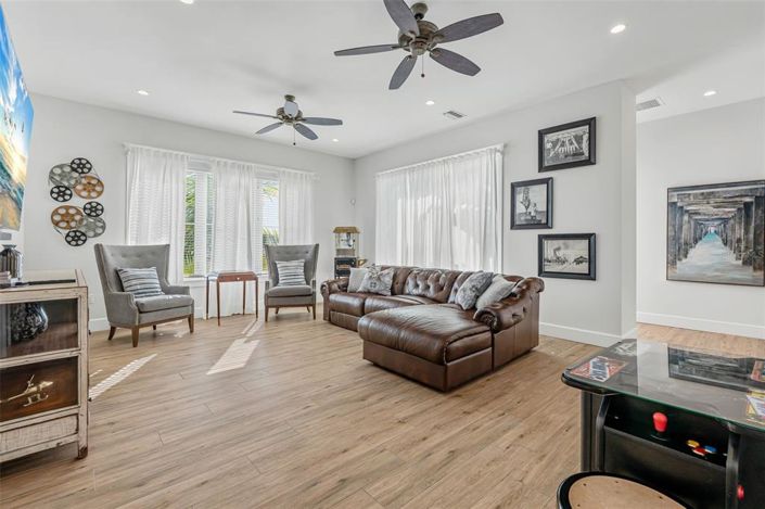 Image No.39-5 Bed Property for sale