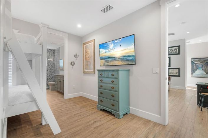 Image No.51-5 Bed Property for sale