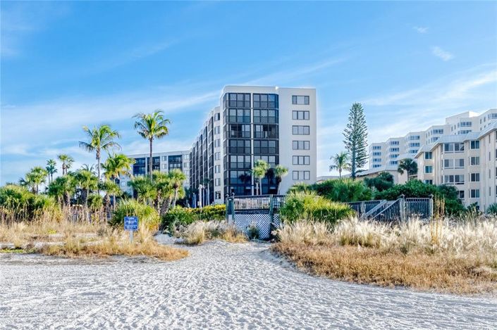 Image No.60-3 Bed Property for sale