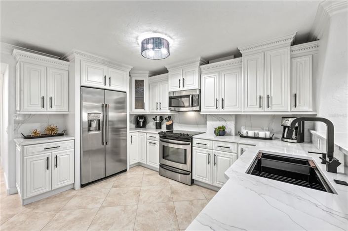 Image No.7-3 Bed Property for sale