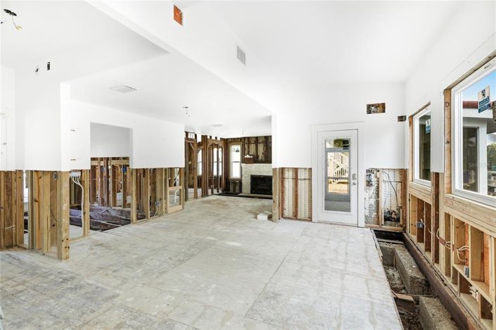 Image No.13-3 Bed Property for sale