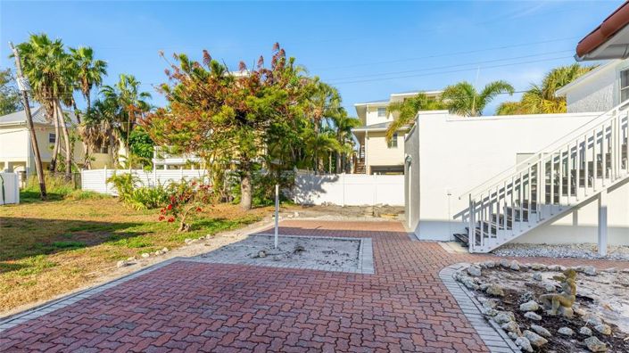 Image No.26-3 Bed Property for sale