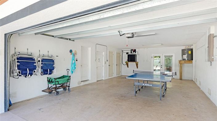 Image No.56-5 Bed Property for sale