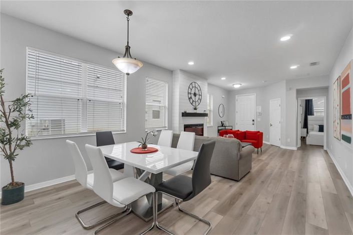 Image No.4-4 Bed Property for sale