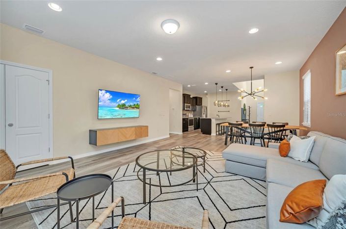 Image No.13-6 Bed Property for sale