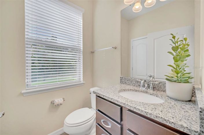 Image No.20-6 Bed Property for sale