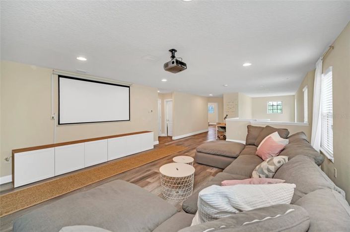 Image No.23-6 Bed Property for sale