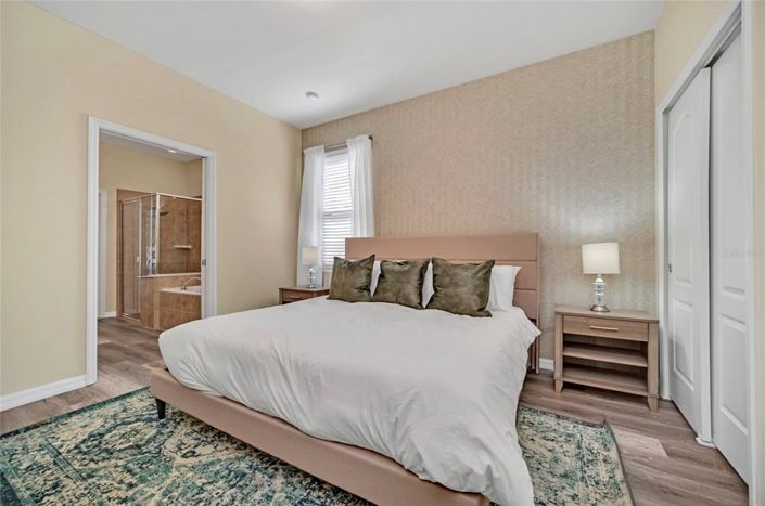 Image No.27-6 Bed Property for sale