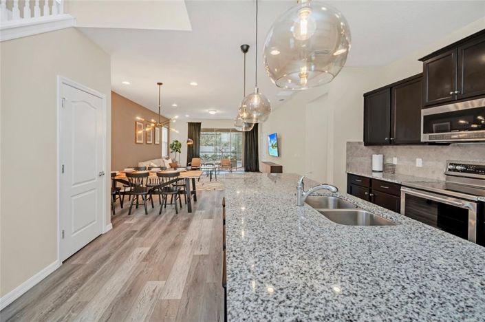 Image No.3-6 Bed Property for sale