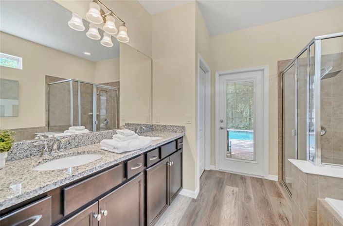 Image No.30-6 Bed Property for sale