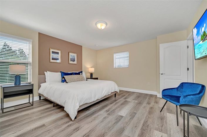 Image No.32-6 Bed Property for sale