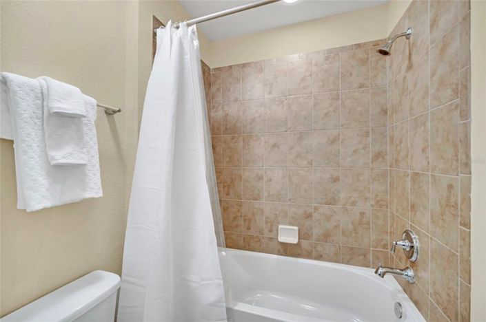 Image No.44-6 Bed Property for sale