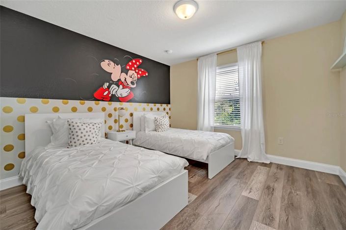 Image No.45-6 Bed Property for sale