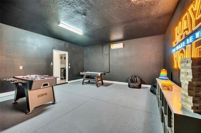 Image No.51-6 Bed Property for sale