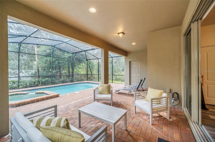 Image No.52-6 Bed Property for sale