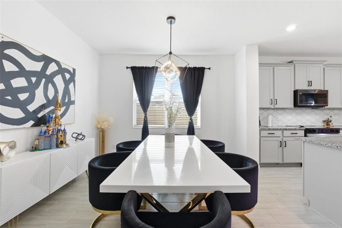 Image No.11-5 Bed Property for sale