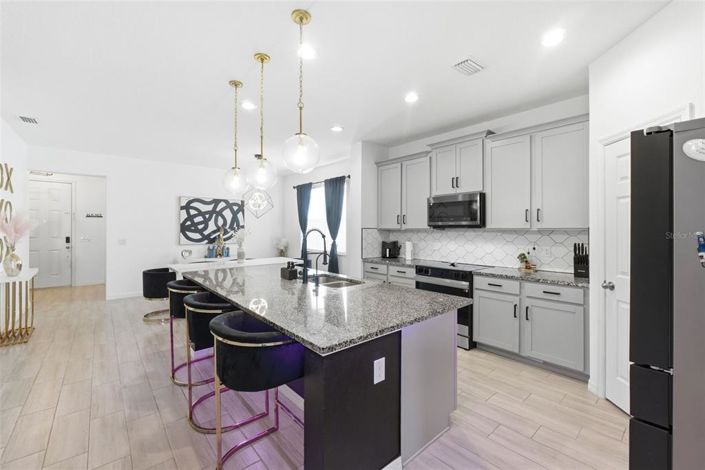 Image No.19-5 Bed Property for sale