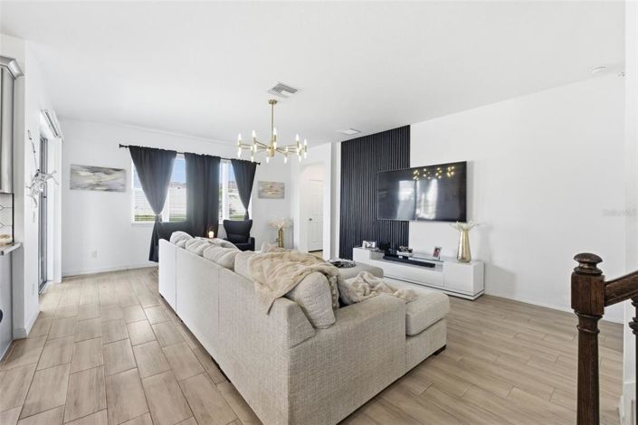 Image No.21-5 Bed Property for sale