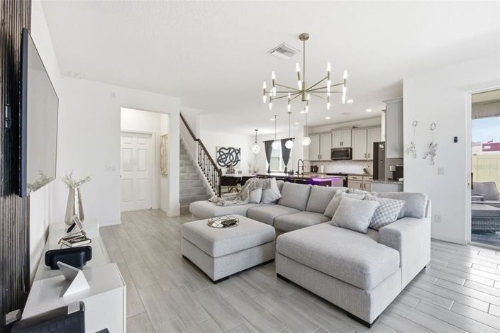 Image No.24-5 Bed Property for sale