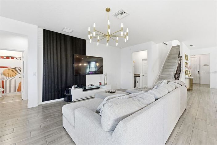 Image No.26-5 Bed Property for sale