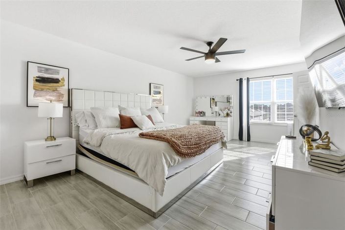 Image No.40-5 Bed Property for sale