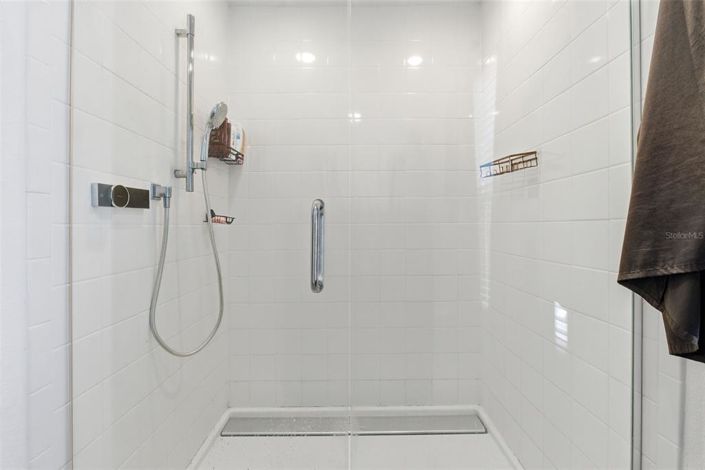 Image No.43-5 Bed Property for sale