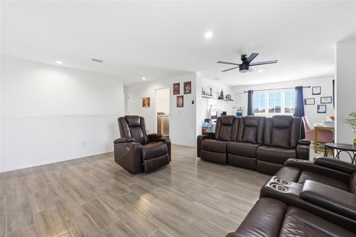 Image No.51-5 Bed Property for sale