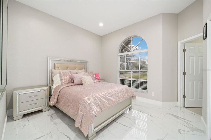 Image No.22-4 Bed Property for sale