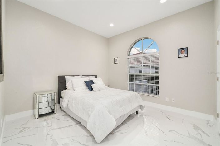 Image No.24-4 Bed Property for sale