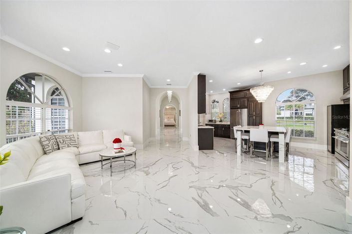 Image No.7-4 Bed Property for sale