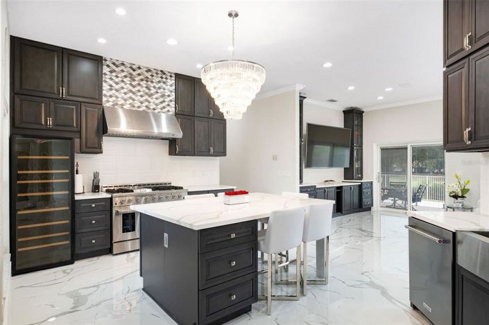 Image No.9-4 Bed Property for sale