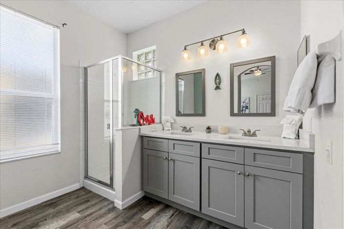 Image No.18-4 Bed Property for sale