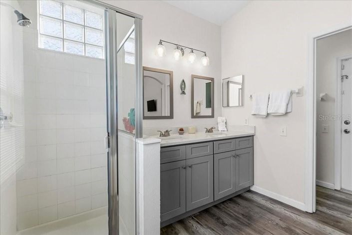 Image No.19-4 Bed Property for sale