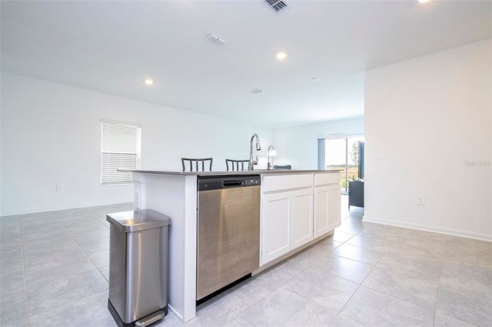 Image No.19-6 Bed Property for sale