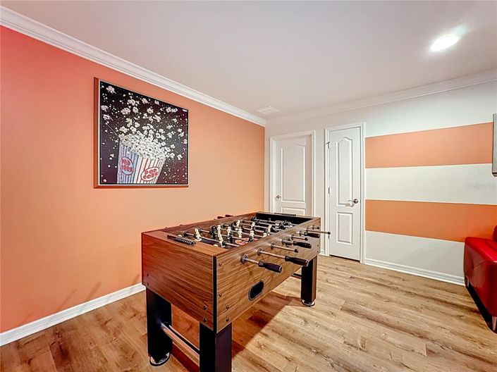 Image No.27-8 Bed Property for sale