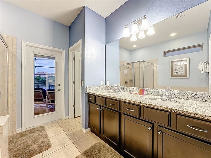 Image No.54-8 Bed Property for sale